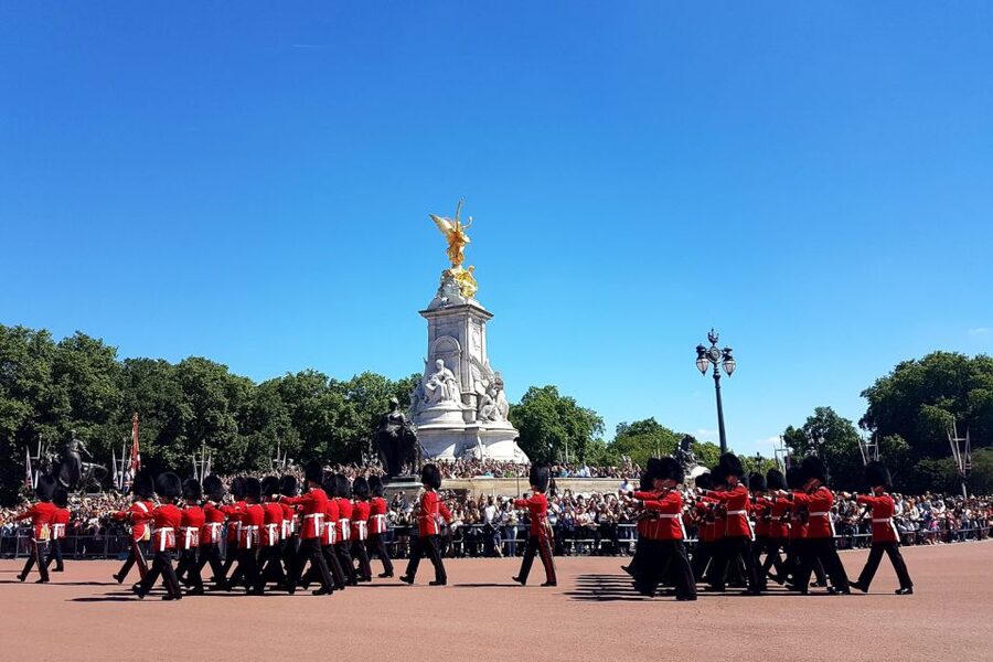 London: 30 London Sights Guided Walking Tour - Key points at a glance