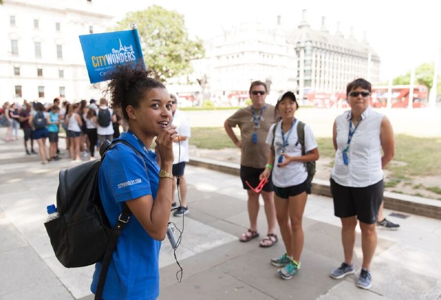 London: Buckingham Palace Entry Ticket & Royal Walking Tour - St. James’s Park and St. James’s Palace
