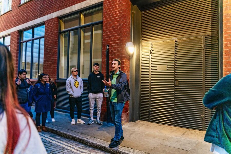 London: Ghastly Ghosts 2-Hour Walking Tour - Why this ghost walk works better than a staged scare show