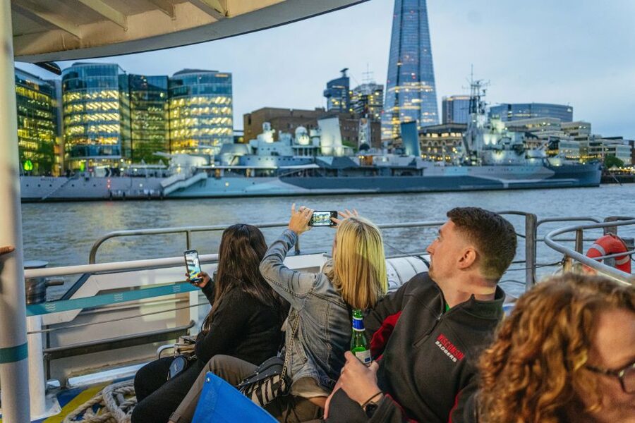 London: Ghost Walk and River Thames Boat Ride - Why this London ghost walk works so well