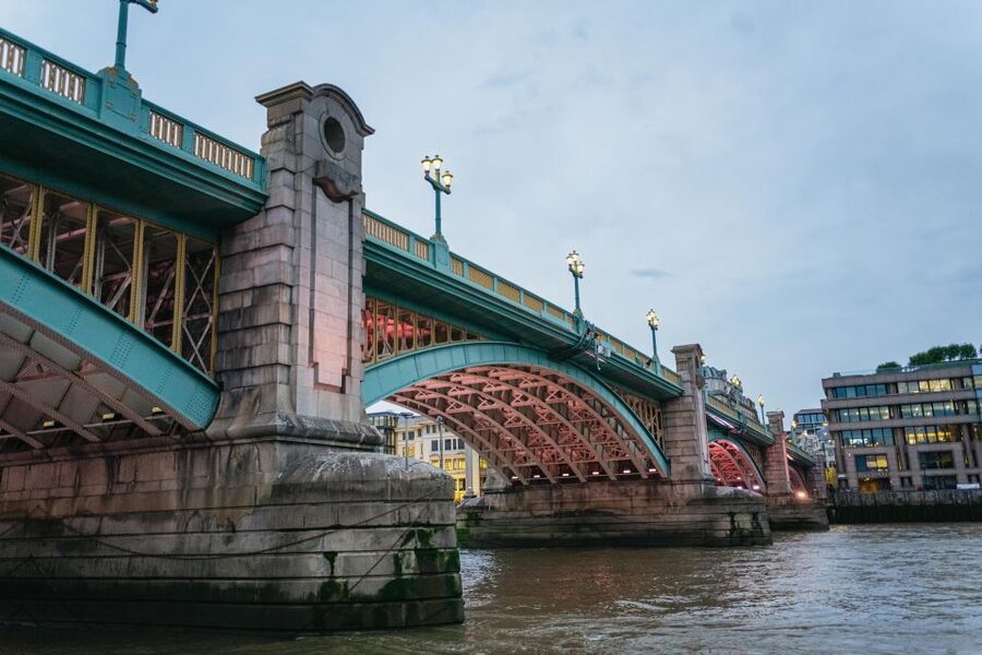 London: Ghost Walk and River Thames Boat Ride - Is $26 a fair price?