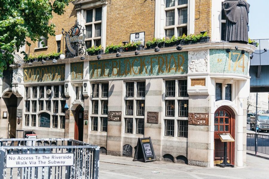London: Historic Pubs of Central London Walking Tour - Old Taverns, Backstreets, and the Street of Shame