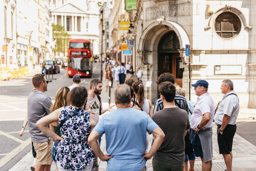 London: Historic Pubs of Central London Walking Tour - What the Guides Add to the Walk