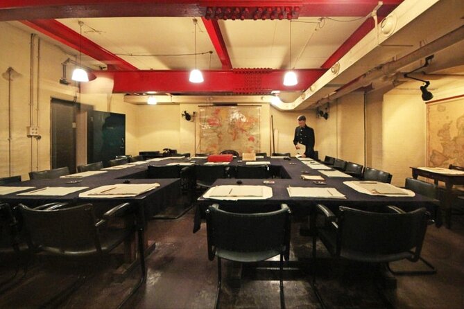 London in WW2 Walking Tour with Churchill War Rooms Visit - Horse Guards Parade and the royal connection