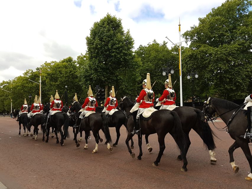 London: Royalty Walking Tour with Changing of The Guard - Walking The Mall past royal residences