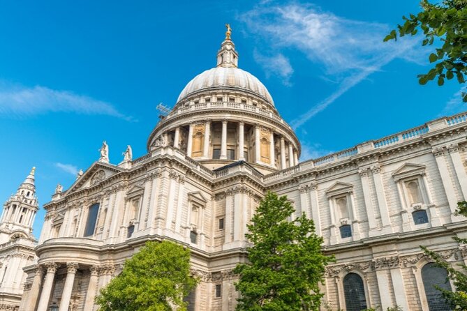 London Sightseeing Walking Tour with 30+ sights - What the guide adds to the five-hour walk