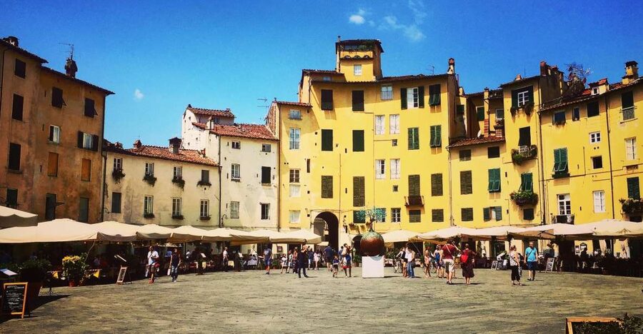 Lucca: 2-Hour City Center Walking Tour - Piazza Napoleone and Via Fillungo