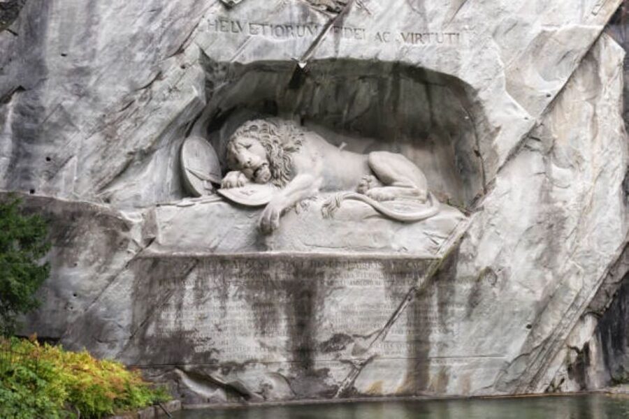 Lucerne: Private Walking Tour with a Local Guide - Lake Lucerne for the big picture