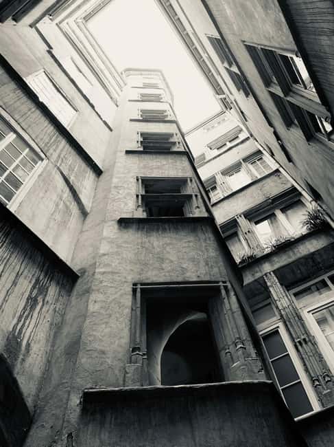 Lyon: Private Walking Tour of "Traboules" in the Old Town - Courtyards, stairs, and architectural clues