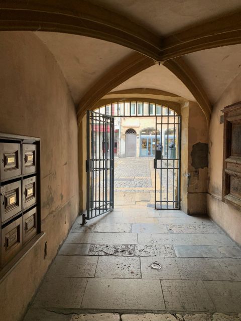 Lyon: Private Walking Tour of "Traboules" in the Old Town - What to bring and how to prepare