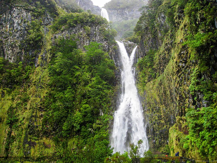 Madeira: Enjoy a Guided Levada Walk in the Rabaçal Valley - Following the levada toward Risco