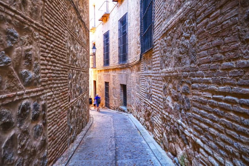 Madrid: 6-Hour Day Trip to Toledo with Guided Walking Tour - Bilingual Guiding and Group Comfort