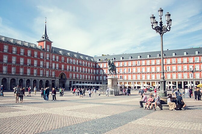Madrid Historic Centre Food Tour with Authentic Tapas & Wines - Plaza Mayor and the old city between bites