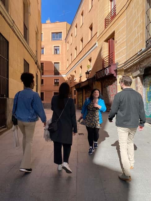 Madrid: Welcome to Madrid Guided Walking Tour - Key points to know before booking