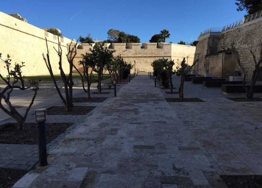 Malta: Mdina and Rabat Walking Tour with Catacombs - The transition from Mdina into Rabat