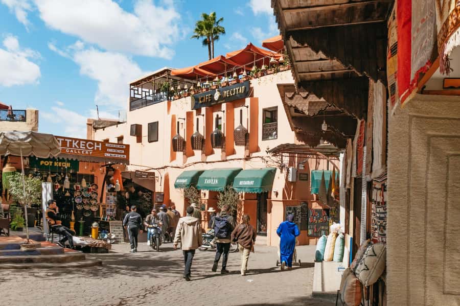 Marrakech: Colorful Medina Souks Guided Walking Tour - Shared group or private walk?