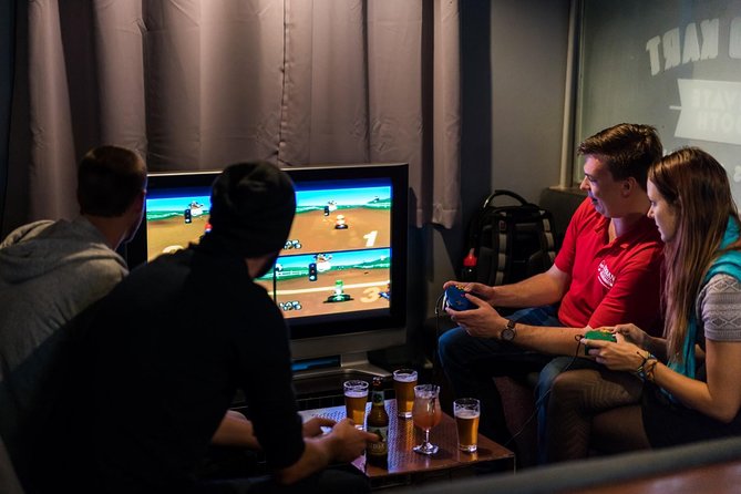 Melbourne's Living Laneway Scene: Local Bars and Their Stories - Who will enjoy this Melbourne bar walk