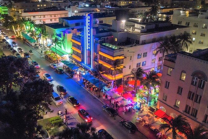 Miami South Beach Art Deco Walking Tour - Reading the hotels around Washington Avenue