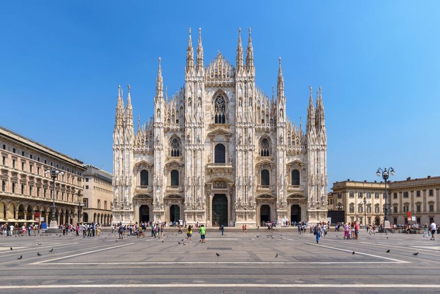Milan: Guided Walking Tour with Duomo and the Last Supper - La Scala and the elegant heart of Milan