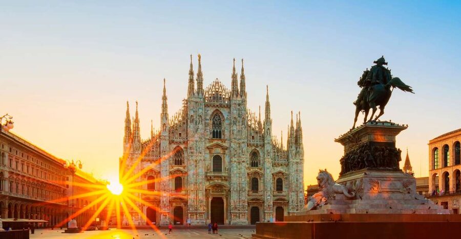 Milan: Guided Walking Tour with Duomo and the Last Supper - The Duomo, from Gothic stone to crowded piazza