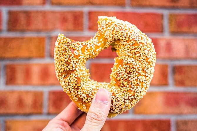 Montreal Mile End Authentic Food Tour with 7 Delicacies Tastings - Guides Can Shape the Whole Experience