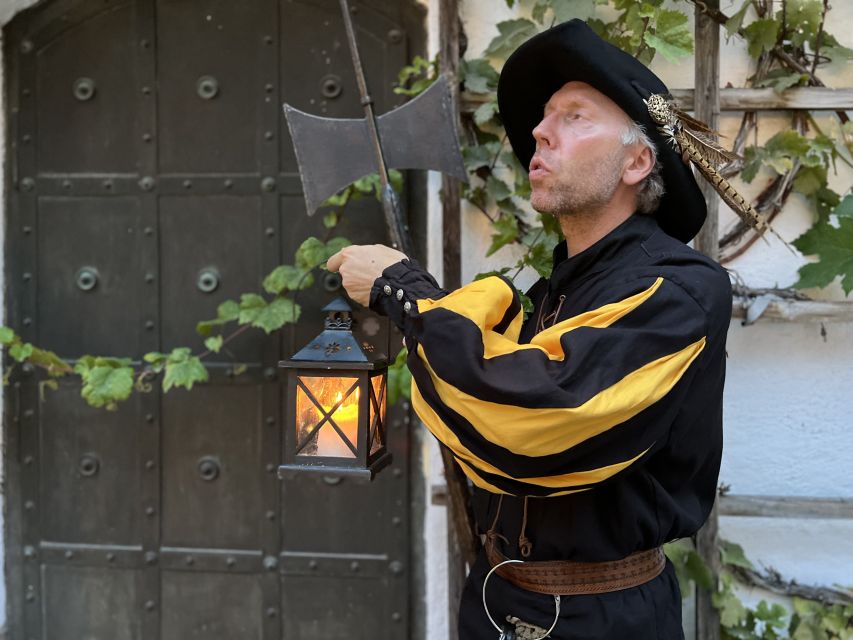 Munich: Night Watchman Walking Tour - Schäfflergasse and the case for medieval wine