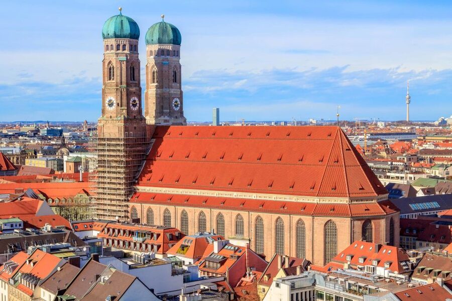 Munich: Old Town & Viktualienmarkt City Walk in German - Who should book this Munich walk?