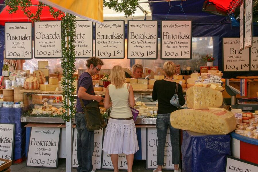 Munich: Old Town & Viktualienmarkt City Walk in German - Is $23 good value for 90 minutes?