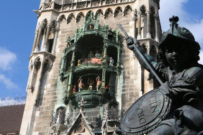Munich Old Town Walking Tour - A look inside Hofbräuhaus