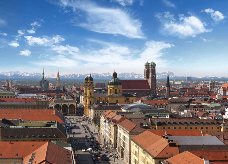 Munich: Walking Tour Old Town and Viktualienmarkt - The Residenz and Bavarian royal power