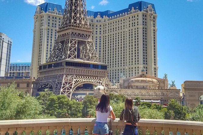 Must-See Spots Vegas Strip Walking Tour - Starting at Palazzo and the Venetian
