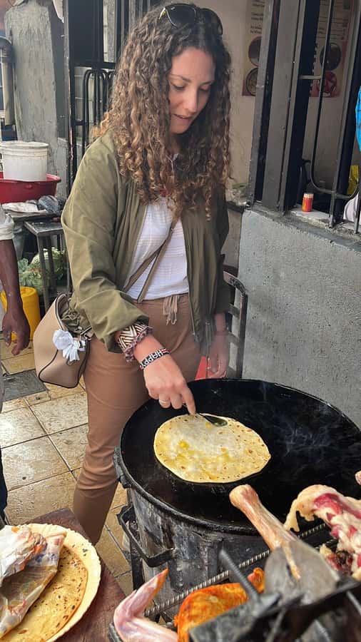 Nairobi: Historic and Modern Highlights Walking Tour - Coffee, shoe shine, and a street-style photo