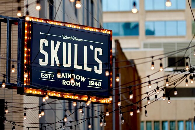 Nashville's Dark Secrets Murder & True Crime Haunted Ghost Tour - Printer’s Alley sets the mood
