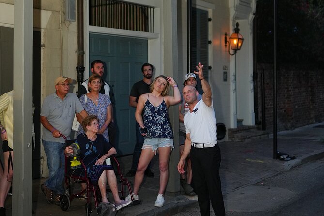 New Orleans Adults-Only True Crime and Ghost Walking Tour - A break at Ghost Bar