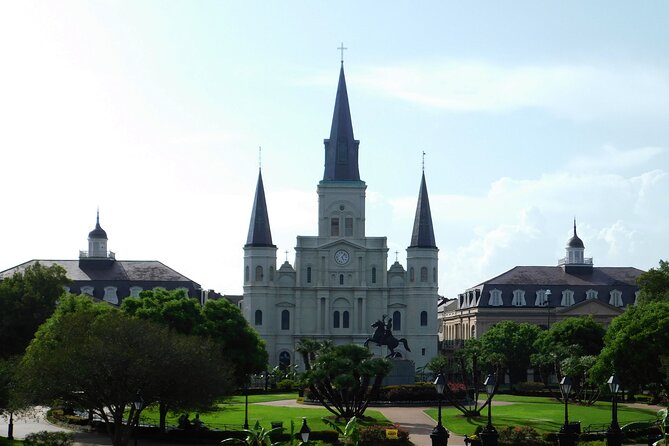 New Orleans French Quarter, Voodoo and Culture Walking Tour - Voodoo Authentica and the Material Side of the Religion