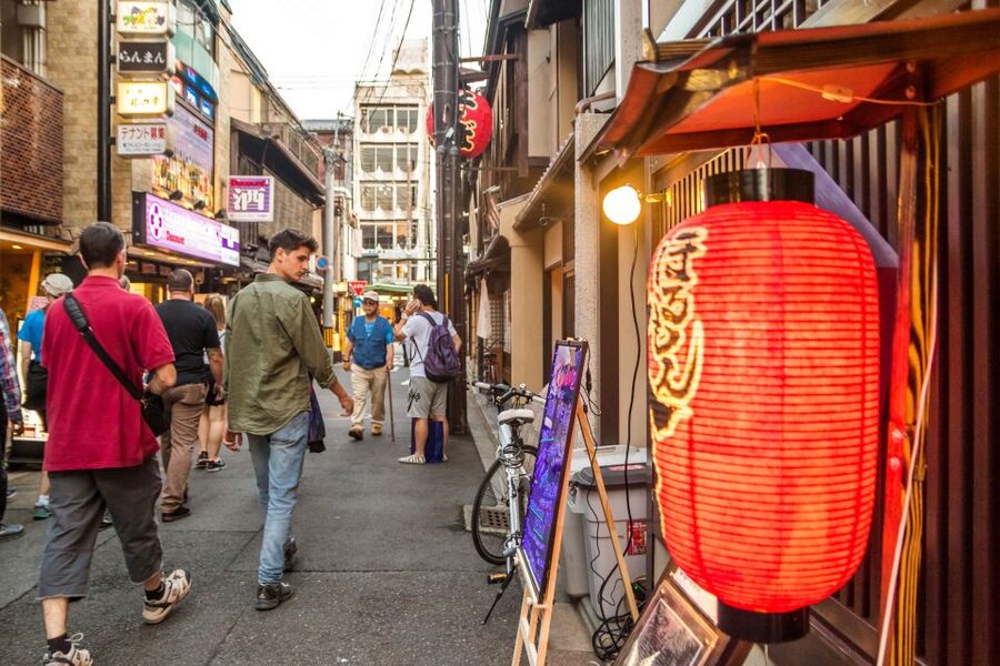 Night Walk in Gion: Kyoto's Geisha District - Who should book this Gion walk?