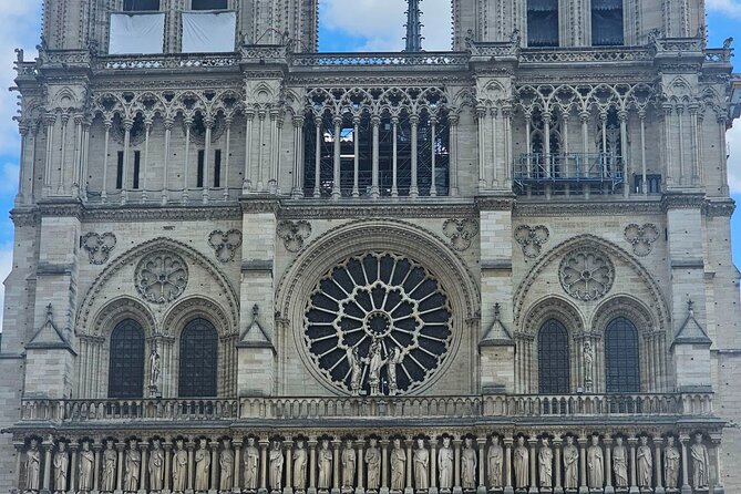 Notre Dame Outdoor Walking Tour and Entrance to Sainte Chapelle - How the two-hour timing really works