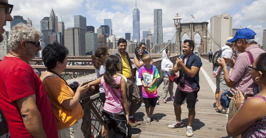 NYC: Brooklyn Bridge and Dumbo District Walking Tour - Starting at Tweed Court House on Chambers Street