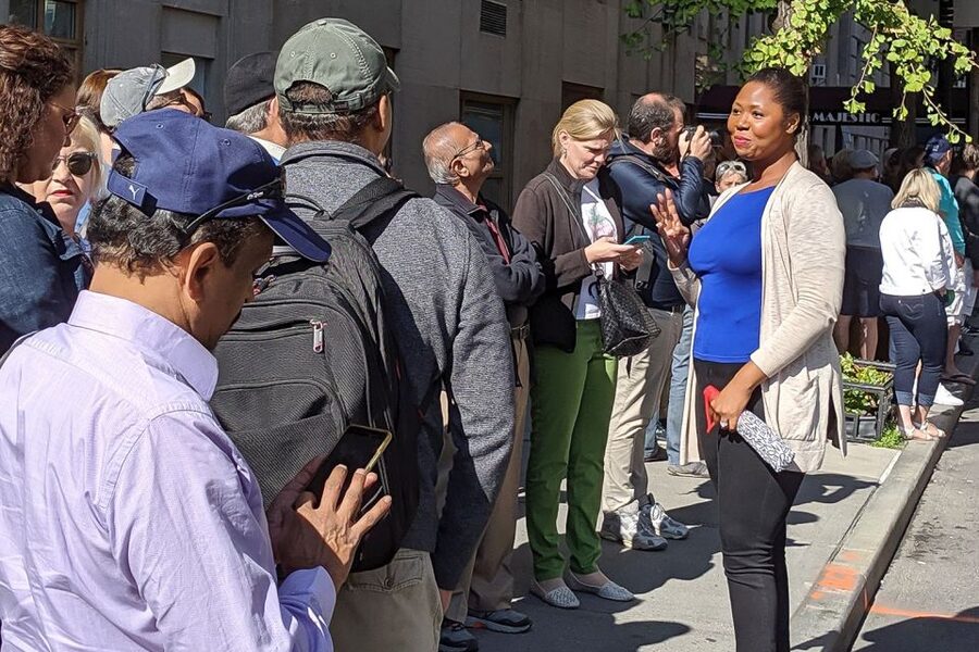NYC: Guided Bus and Walking Tour with Staten Island Ferry - A fast, useful introduction to Manhattan