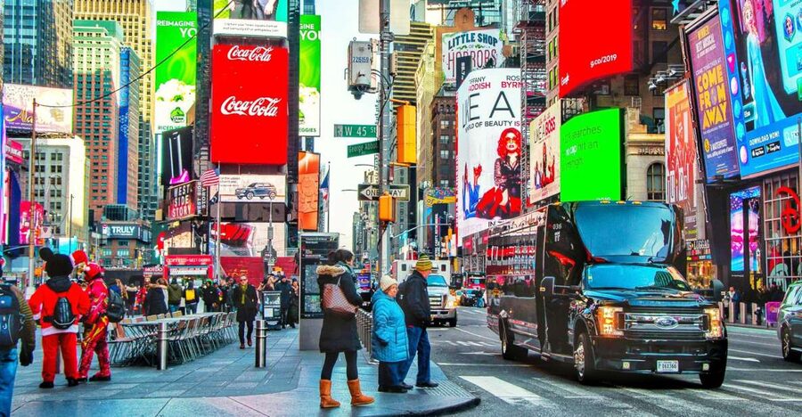 NYC: Guided Bus and Walking Tour with Staten Island Ferry - Rockefeller Center and the symbols of Midtown