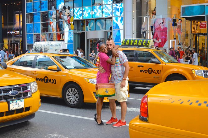 NYC Professional Photoshoot and Walking Tour with Private Guide - Quieter streets, brownstones, and neighborhood choices
