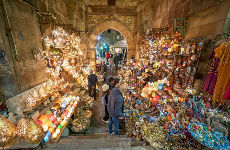 Old Cairo Guided Walk Tour: History, Culture & Street Bites - Al-Hussein Mosque and a final quiet pause