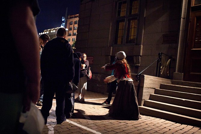 Old Montreal Ghost Walking Tour - What the group size means