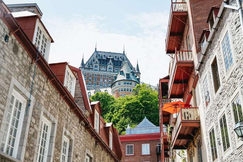 Old Quebec City: Grand Walking Tour with Private Option - Starting inside the Tourist Information Center