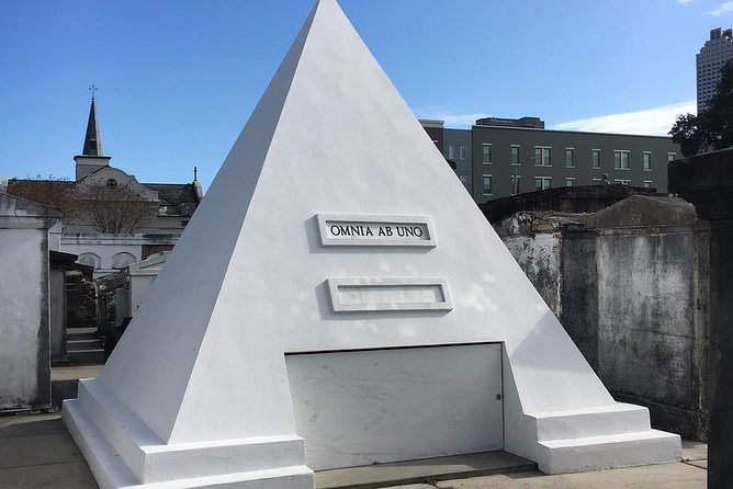 One Hour Saint Louis Cemetery Number One Walking Tour - One mile on foot, with a short finish