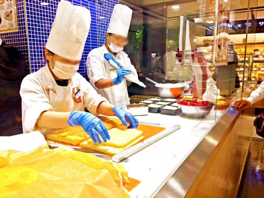 Osaka: Main Sights and Hidden Spots Guided Walking Tour - Kuromon Ichiba and Doguyasuji’s cooking culture