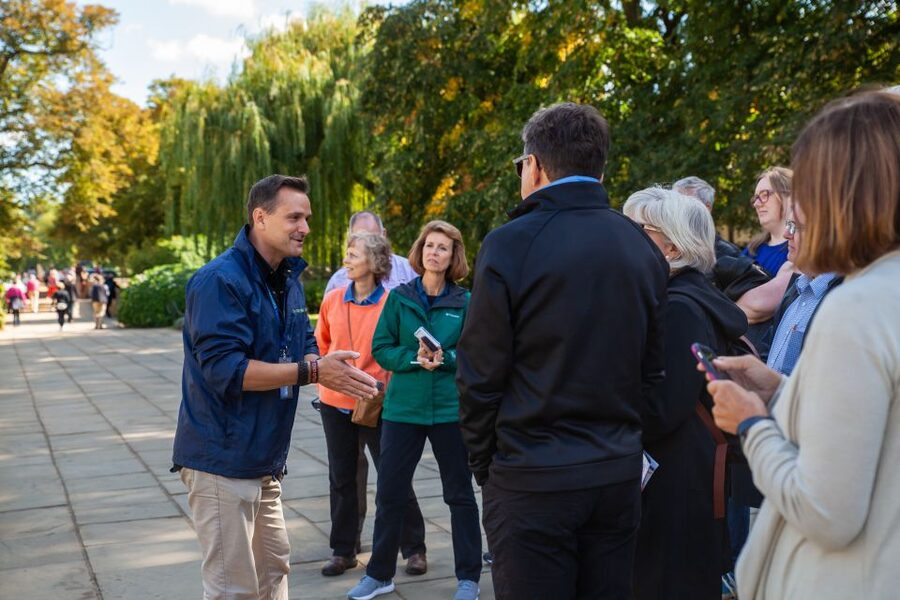 Oxford: University and City Walking Tour with Alumni Guide - The Bodleian Library and the Divinity School question