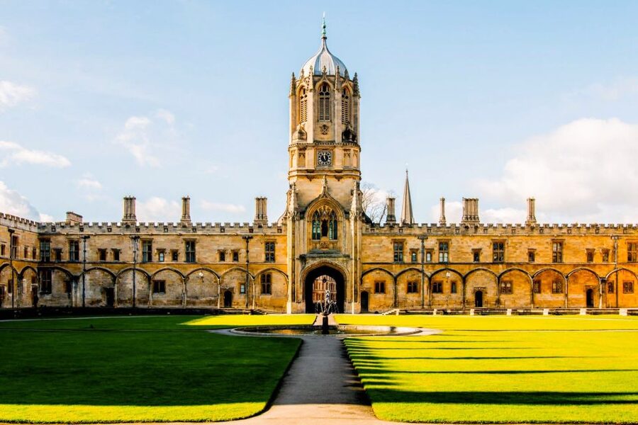 Oxford: University Walking Tour with Christ Church Visit - Entering Christ Church and the Hogwarts dining hall