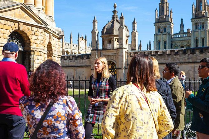 Oxford University Walking Tour With University Alumni Guide - The pace, group size, and guide style