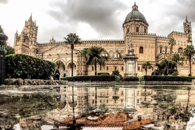 Palermo No Mafia walking tour: discover the Anti-mafia culture in Sicily - Piazza della Memoria at the Palace of Justice